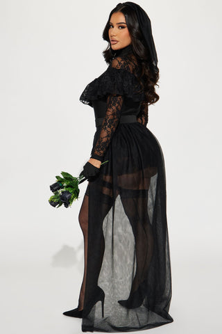 Mourna | Gothic Bride Costume Set