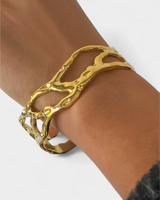 ZELINE Sculpted Gold Cuff Bracelet